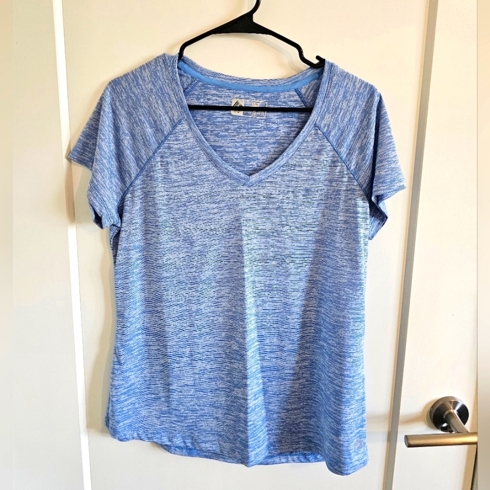 RBX blue v-neck fitness shirt L